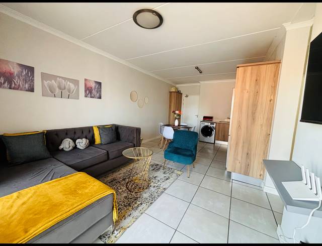 2 BEDROOM APARTMENT FOR SALE IN SILVER LAKES